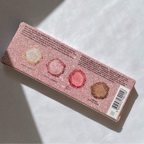 Urban Decay Moondust Shimmering Eyeshadow Palette - Gold and Pink Tones - Picture 5 of 8